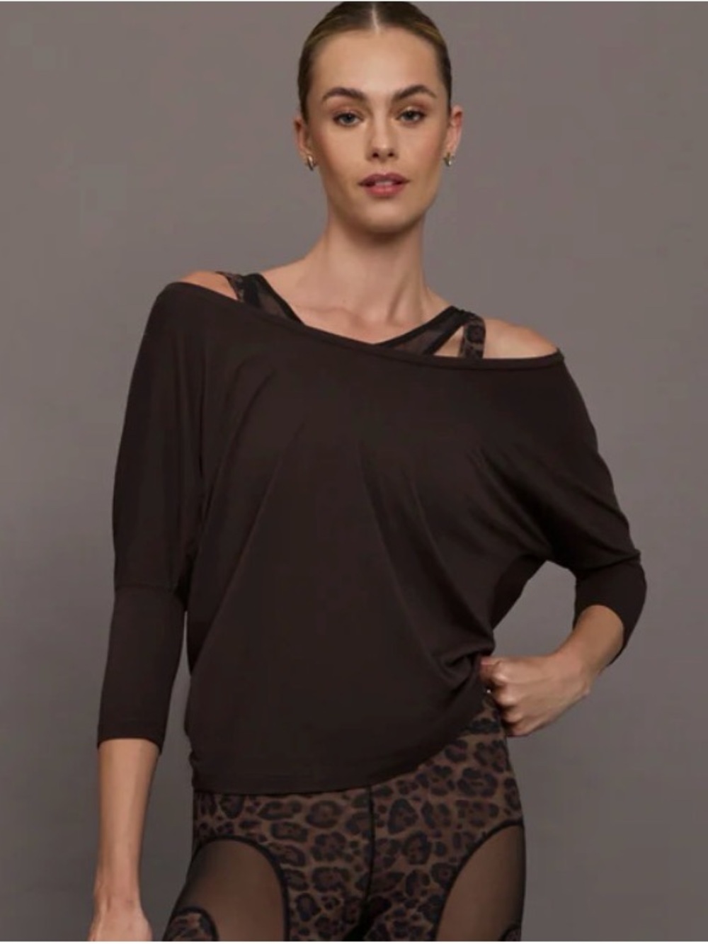 Carbon 38 Off-Shoulder Tee in Chocolate Torte NWT Size Medium